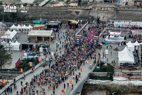 2025大境门UTMB越野赛，Haimont鏖战风云赛场